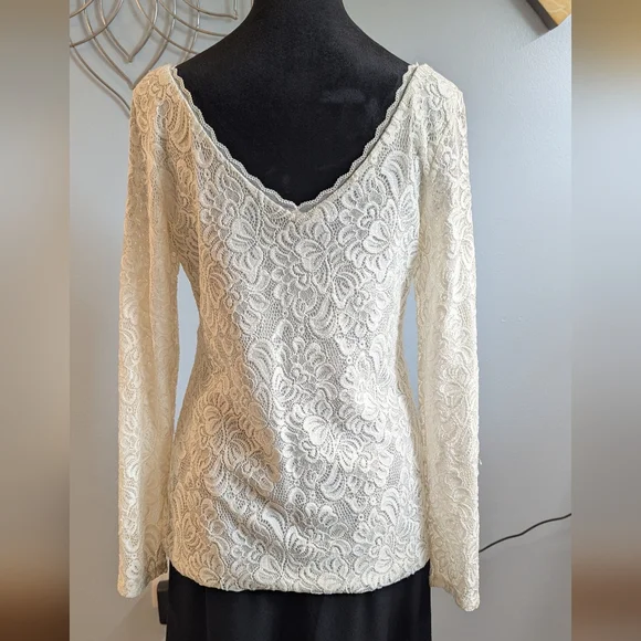 WHBM Long-Sleeve Reversible Ivory Lace Top (S) - Picture 3 of 8